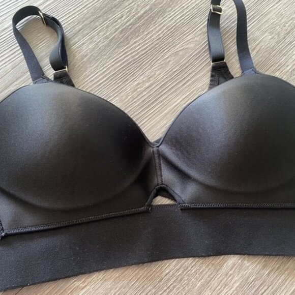 Spanx Mesh Black Sports Bra Workout to Waves Size Med EUC - Picture 8 of 8